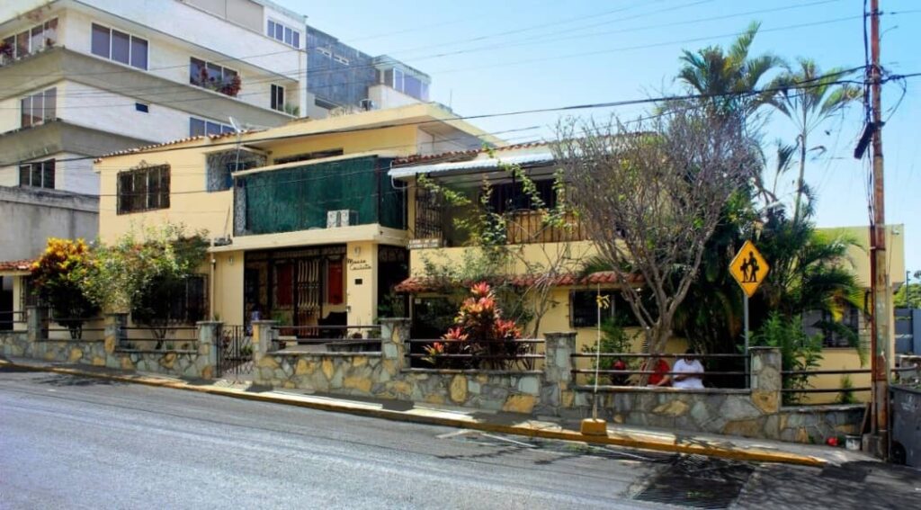 Casa hogar ancianato en Los Palos Grandes Caracas